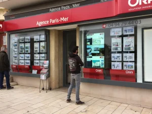 écrans vitrines pour une agence immobilière