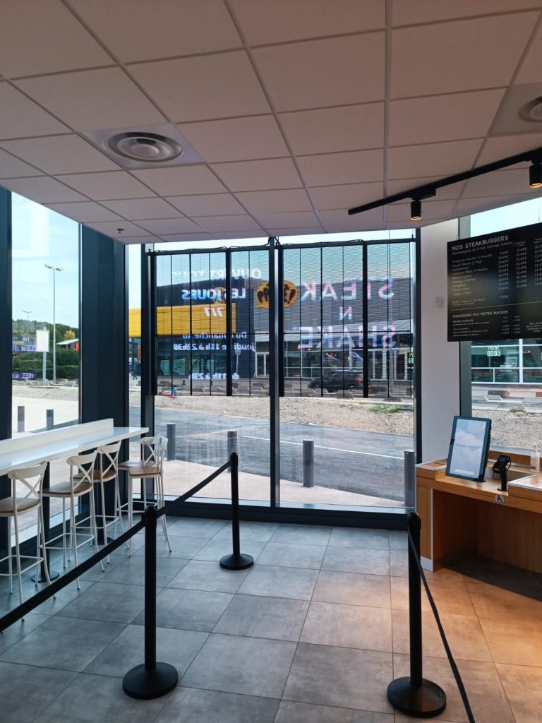 Intérieur du restaurant Steak'n Shake à Plan de Campagne